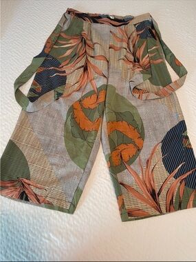 Printed Wide-Leg Crop Pants in Olive & Rust